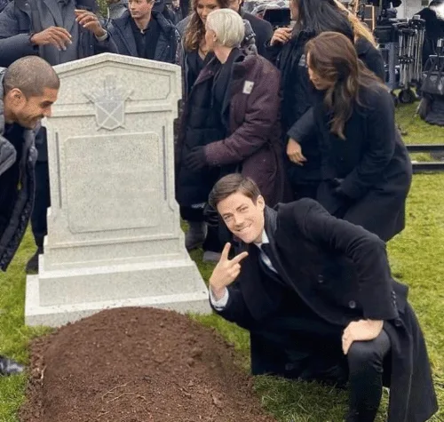 Grant Gustin over grave meme: Next.js, 2023 (70% of developers); Jev, still bringing flowers (83%)